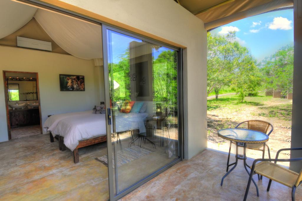 Cheetah Paw Eco Lodge Guernsey Nature Reserve Exterior photo